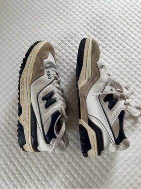 New Balance Womens 550 Sneakers in White and Navy size 6